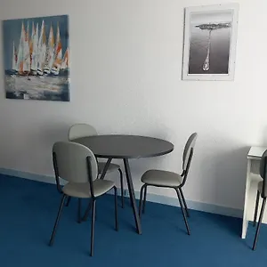 https://large-studio-with-sea-view-in-residence-of-3-islands.inbrittany.com
