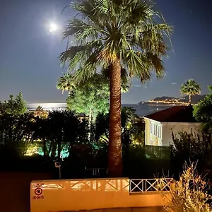 https://cannes-villa-francia-cannes.fr-provencehotel.com