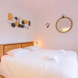 https://le-saquet-studio-vue-montagne.midi-pyreneeshotels.com